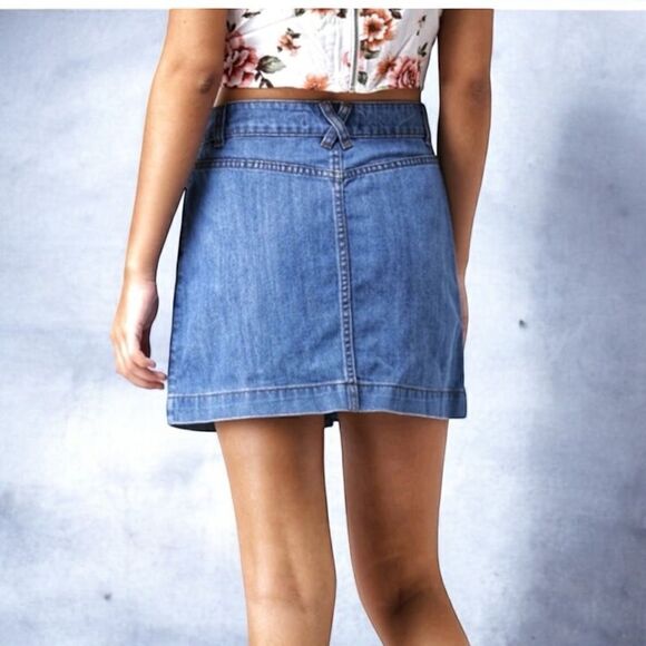 Forever 21 Light Wash Denim Skirt Button Front Size XL - Picture 2 of 9